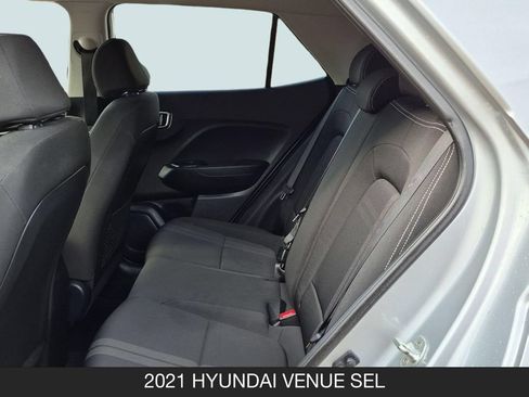 Used 2021 Hyundai Venue SEL FWD image 16