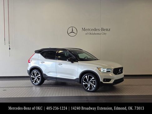 Used 2021 Volvo XC40 T5 R-Design w/ Advanced Package AWD/4WD image 3