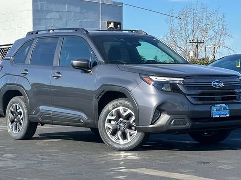 Used 2026 Subaru Forester Premium image 2