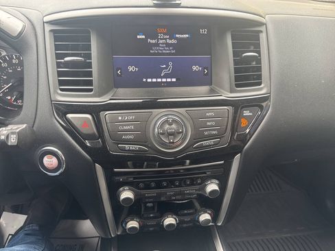 Used 2019 Nissan Pathfinder S AWD/4WD image 17