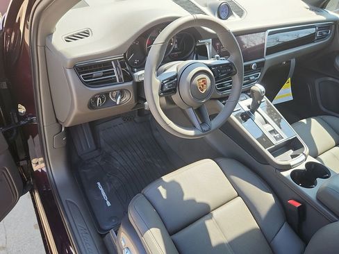 New 2026 Porsche Macan AWD/4WD image 4