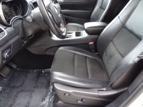 Used 2021 Jeep Grand Cherokee Laredo X AWD/4WD image 6