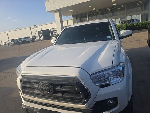 Used 2023 Toyota Tacoma SR5 w/ Technology Package AWD/4WD image 2