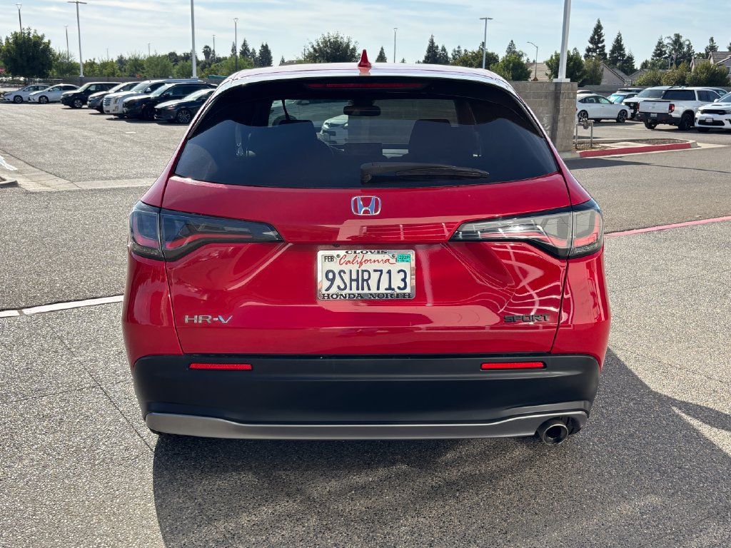 Used 2025 Honda HR-V Sport image 6