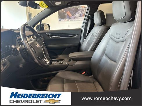 Certified 2020 Cadillac XT6 Premium Luxury AWD/4WD image 13
