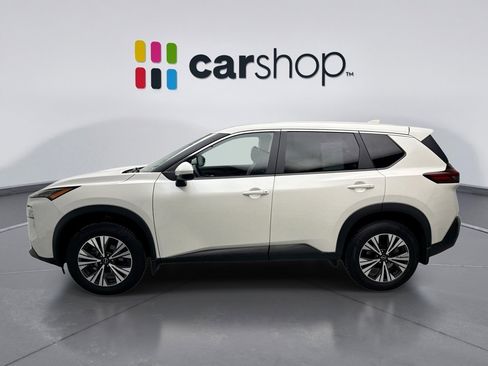 Used 2023 Nissan Rogue SV image 2