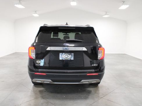 Used 2023 Ford Explorer XLT w/ Equipment Group 202A AWD/4WD image 8