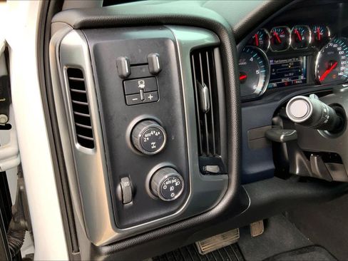 Used 2018 Chevrolet Silverado 1500 LT w/ Texas Edition image 36