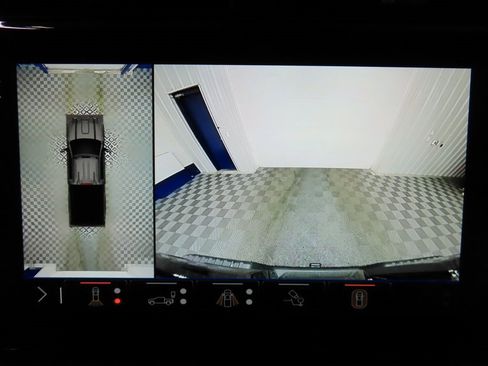 Used 2025 GMC Sierra 2500 AT4 w/ AT4 Premium Plus Package image 16