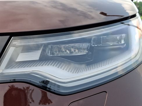 New 2026 Land Rover Discovery Limited Edition AWD/4WD image 9
