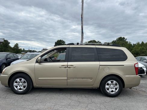 Used 2008 Kia Sedona LX image 3