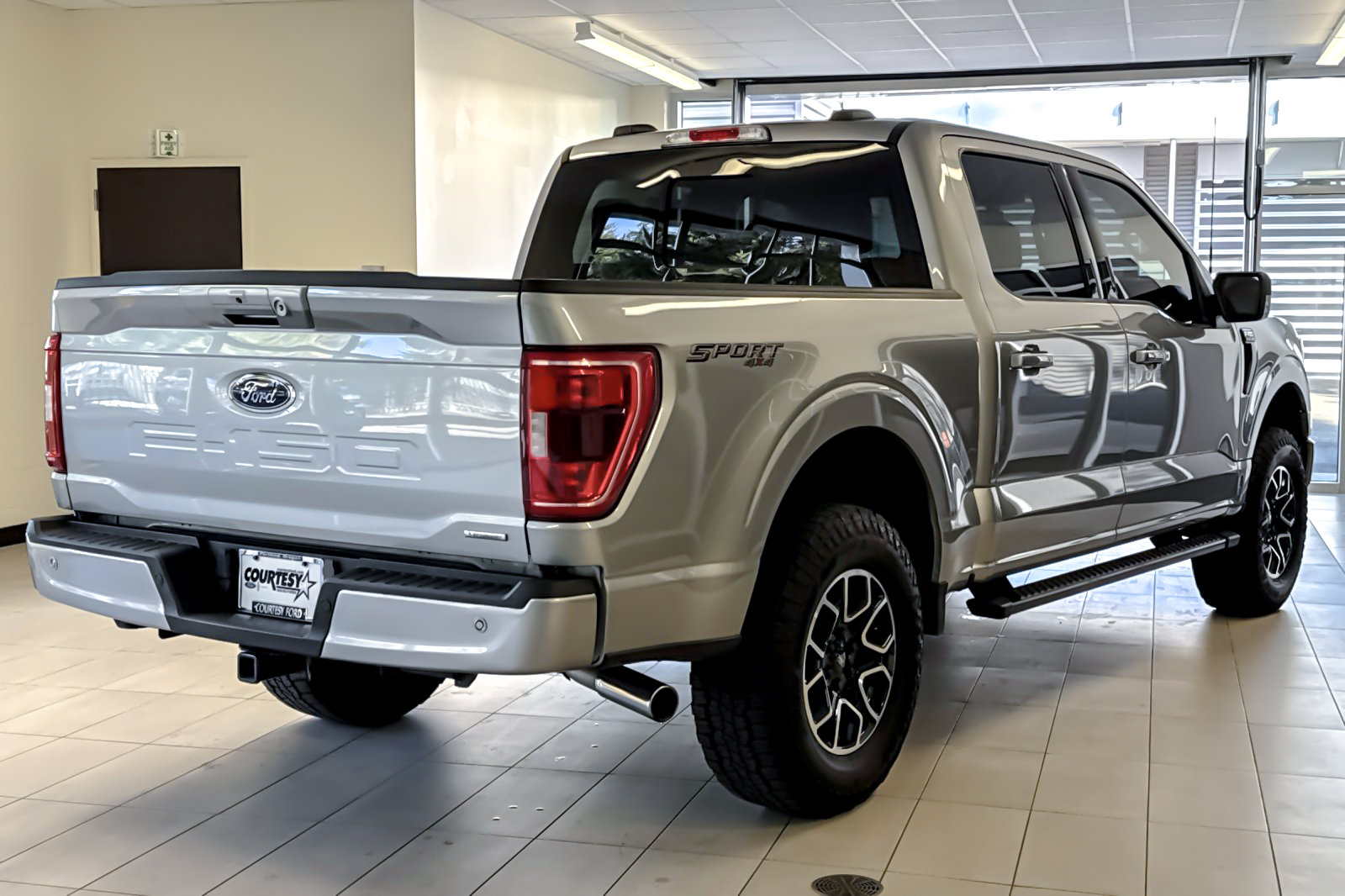 Used 2023 Ford F150 XLT w/ Equipment Group 302A High AWD/4WD image 4