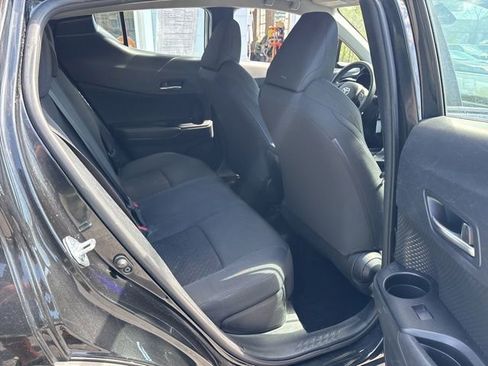 Used 2021 Toyota C-HR LE FWD image 9