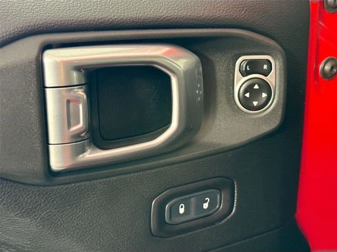 Used 2020 Jeep Gladiator Overland image 32