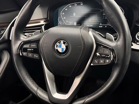 Used 2023 BMW 530i w/ Convenience Package RWD image 13