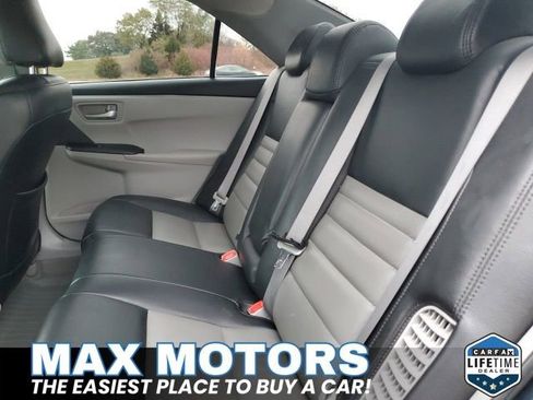 Used 2017 Toyota Camry LE image 11