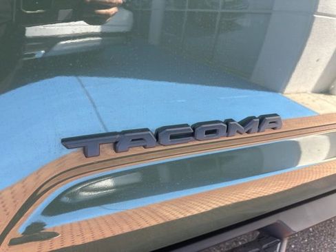 Used 2022 Toyota Tacoma TRD Sport image 16