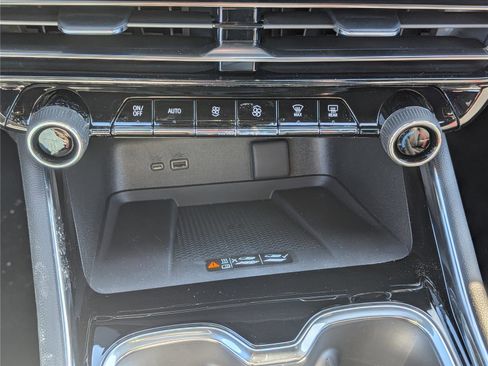 New 2026 Chevrolet Traverse RS image 21