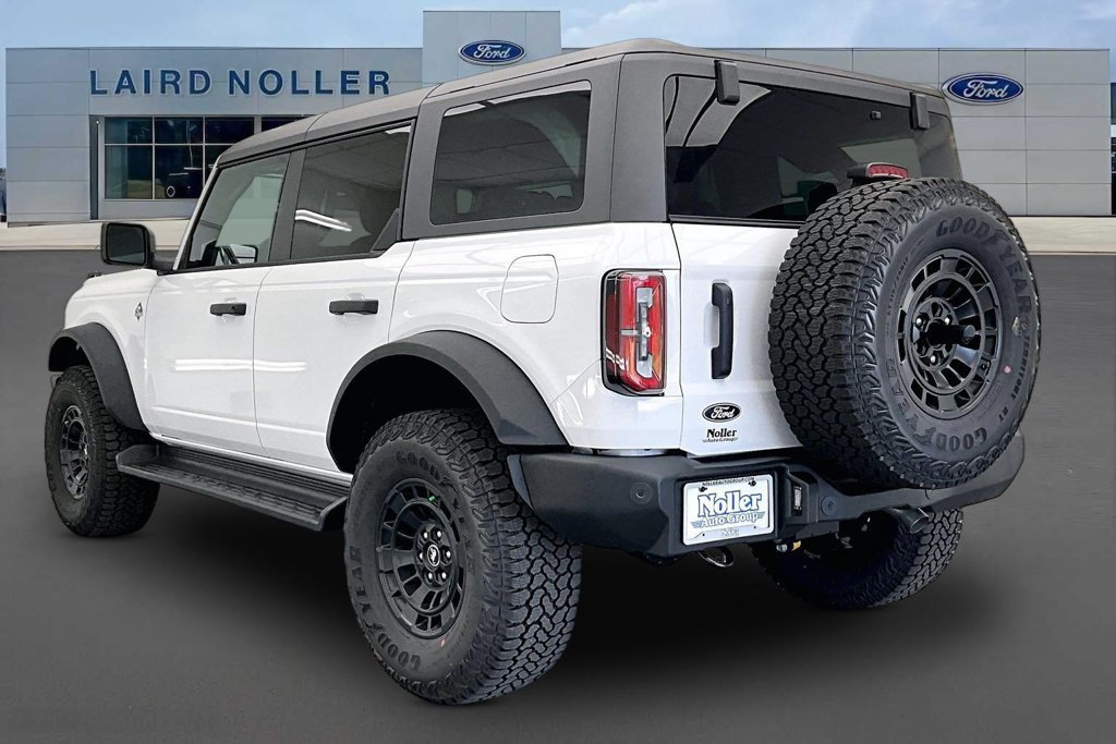 New 2026 Ford Bronco Outer Banks w/ Sasquatch Package AWD/4WD image 3