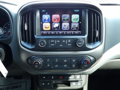 Used 2018 Chevrolet Colorado Z71 RWD image 17