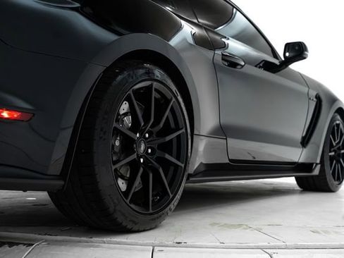 Used 2018 Ford Mustang Shelby GT350 w/ Convenience Package image 13