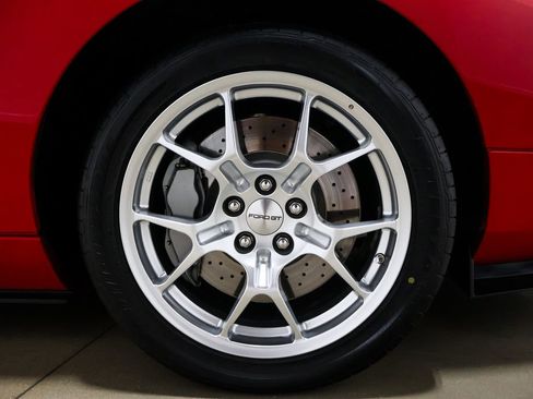 Used 2005 Ford GT image 24