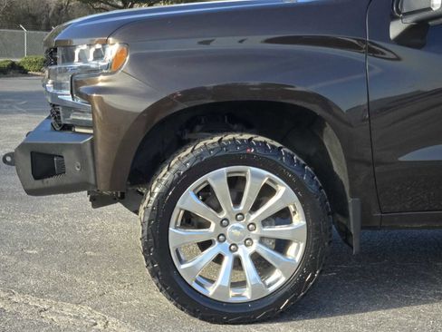 Used 2019 Chevrolet Silverado 1500 High Country w/ Technology Package image 8