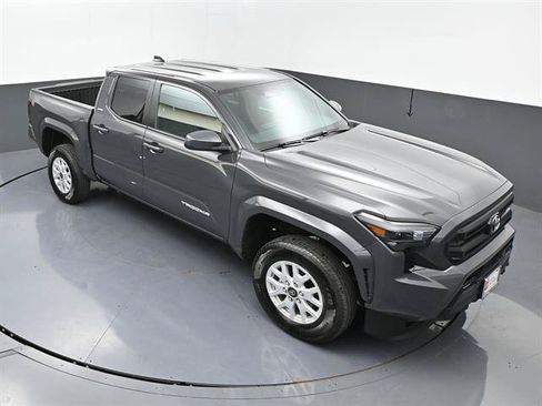Certified 2026 Toyota Tacoma SR5 RWD image 39