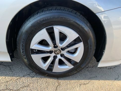 Used 2016 Toyota Prius Three image 23