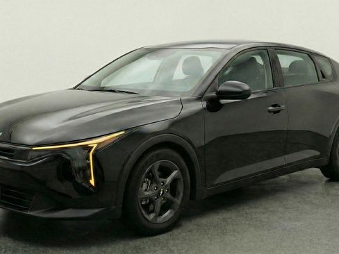 Used 2025 Kia K4 FWD image 3