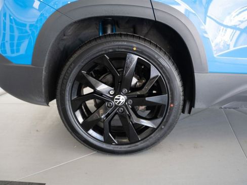 Used 2023 Volkswagen Taos SE AWD/4WD image 9
