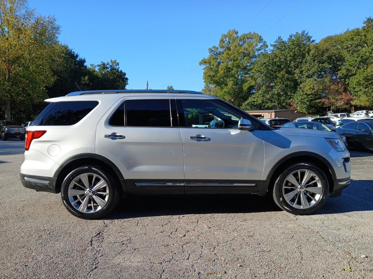 Used 2018 Ford Explorer Limited FWD image 5