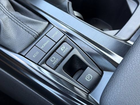 Used 2025 Toyota Camry SE FWD image 26