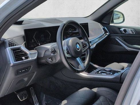 Used 2025 BMW X5 sDrive40i w/ M Sport Package RWD image 10