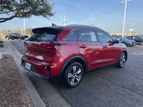 Used 2022 Kia Niro LXS image 7