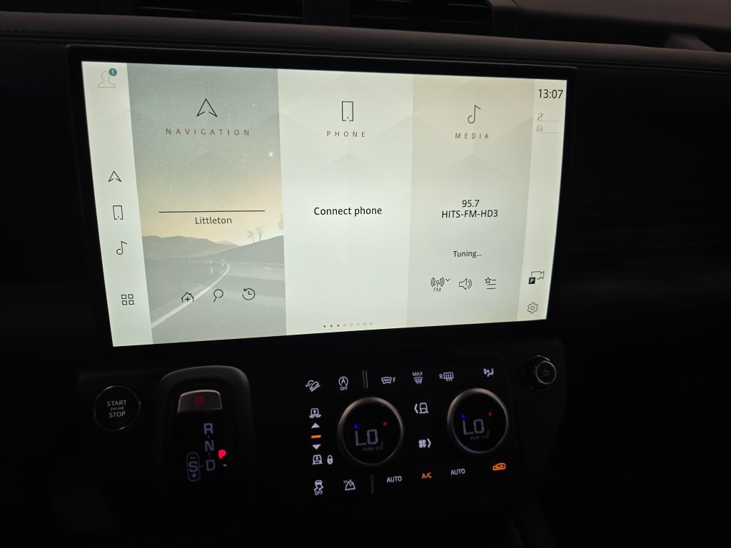 New 2026 Land Rover Defender 110 X-Dynamic SE AWD/4WD image 15