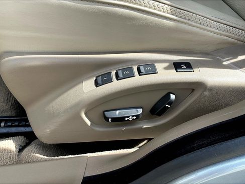 Used 2013 Volvo XC70 3.2 image 35