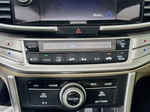 Used 2015 Honda Accord Touring image 18