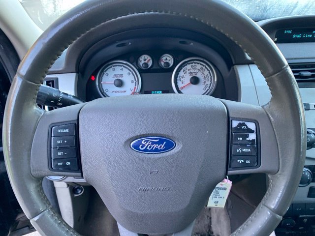 Used 2011 Ford Focus SES w/ 401A Rapid Spec Order Code FWD image 17