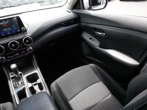 Used 2021 Nissan Sentra SV FWD image 11