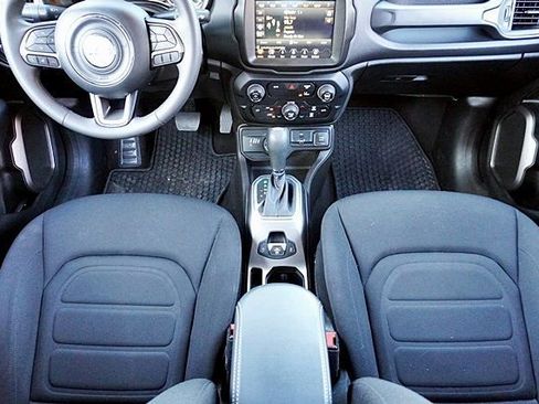 Certified 2022 Jeep Renegade Latitude image 20