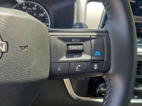 Used 2025 Nissan Rogue SV FWD image 24
