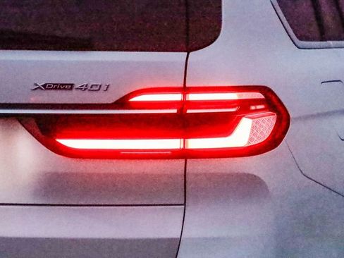 Used 2023 BMW X7 xDrive40i image 10