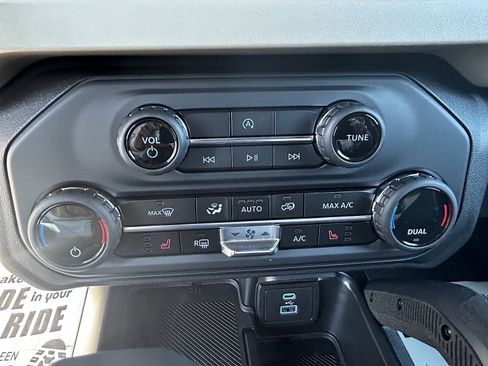 New 2025 Ford Bronco Big Bend w/ Black Diamond Package image 11