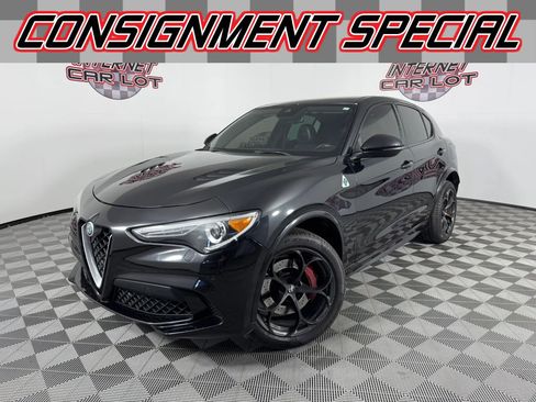Used 2018 Alfa Romeo Stelvio Quadrifoglio w/ Driver Assist Dynamic Package AWD/4WD image 1