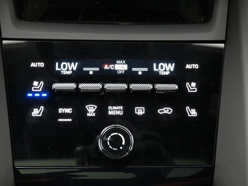 Certified 2024 Porsche Macan 4 Electric image 21