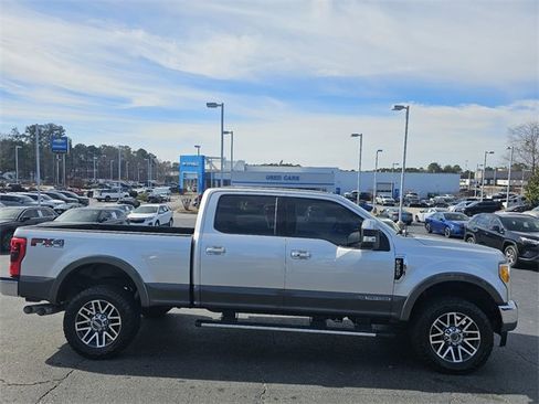 Used 2017 Ford F250 Lariat w/ Lariat Ultimate Package image 10