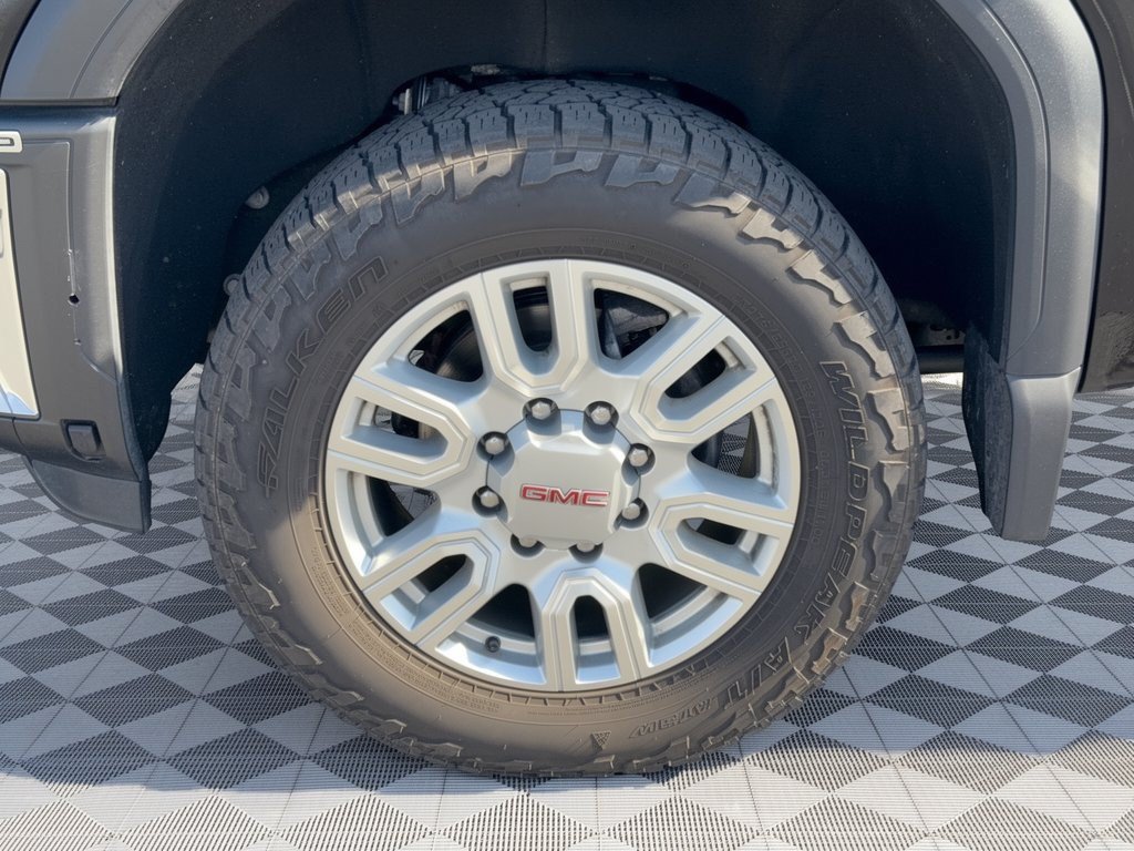 Used 2024 GMC Sierra 3500 SLT w/ SLT Premium Package AWD/4WD image 13