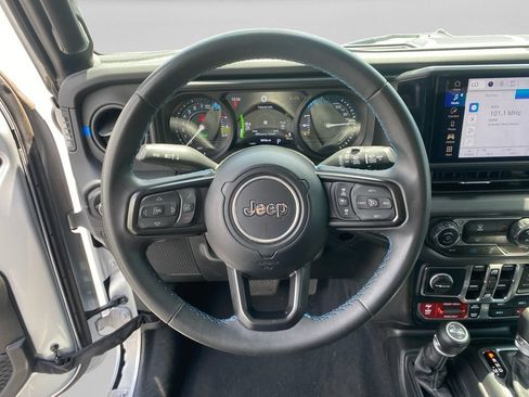 Used 2024 Jeep Wrangler Unlimited Rubicon 4xe AWD/4WD image 12