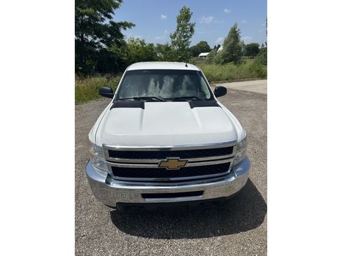 Used 2014 Chevrolet Silverado 2500 LT AWD/4WD image 9